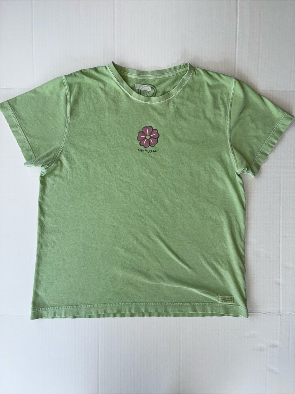 Life Is Good Women’s Green Short Sleeve T-Shirt Flower Graphic Size Large